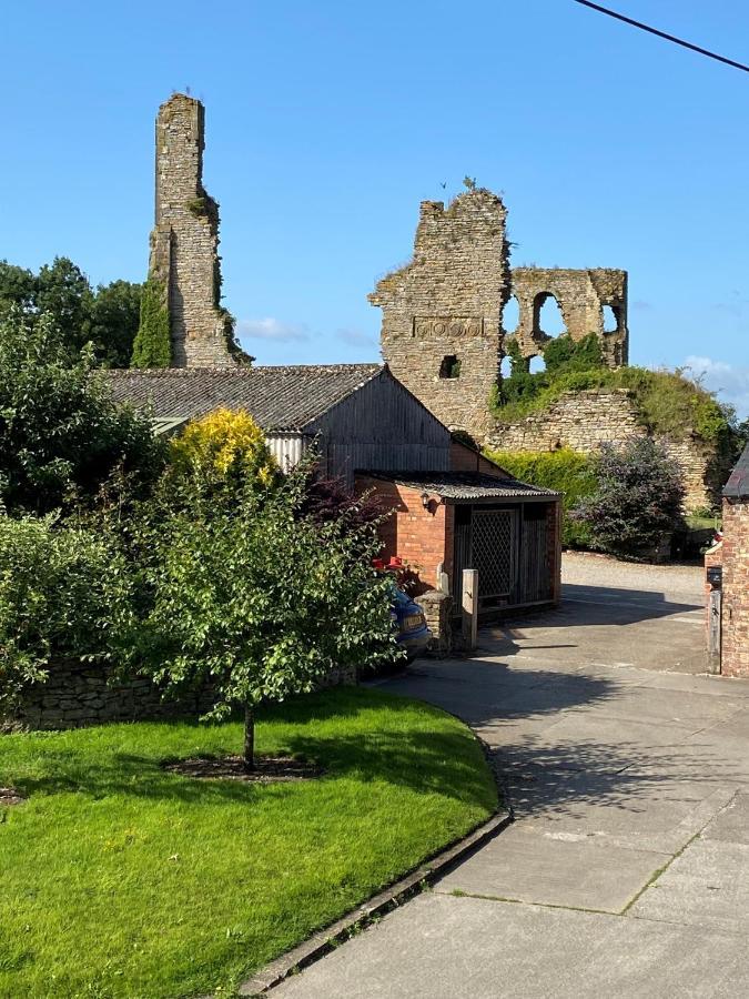 Grooms Cottage By Sheriff Hutton Castle Near York Экстерьер фото