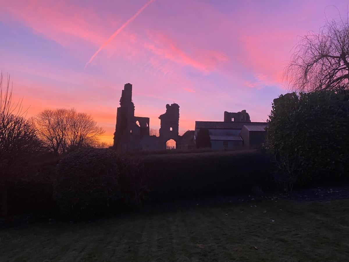 Grooms Cottage By Sheriff Hutton Castle Near York Экстерьер фото
