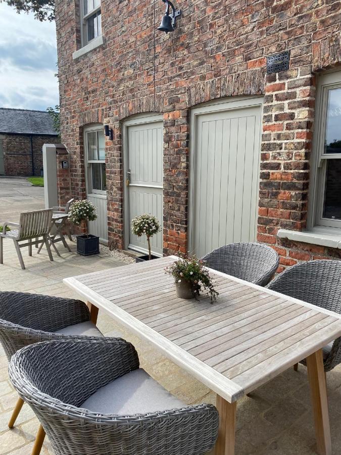 Grooms Cottage By Sheriff Hutton Castle Near York Экстерьер фото