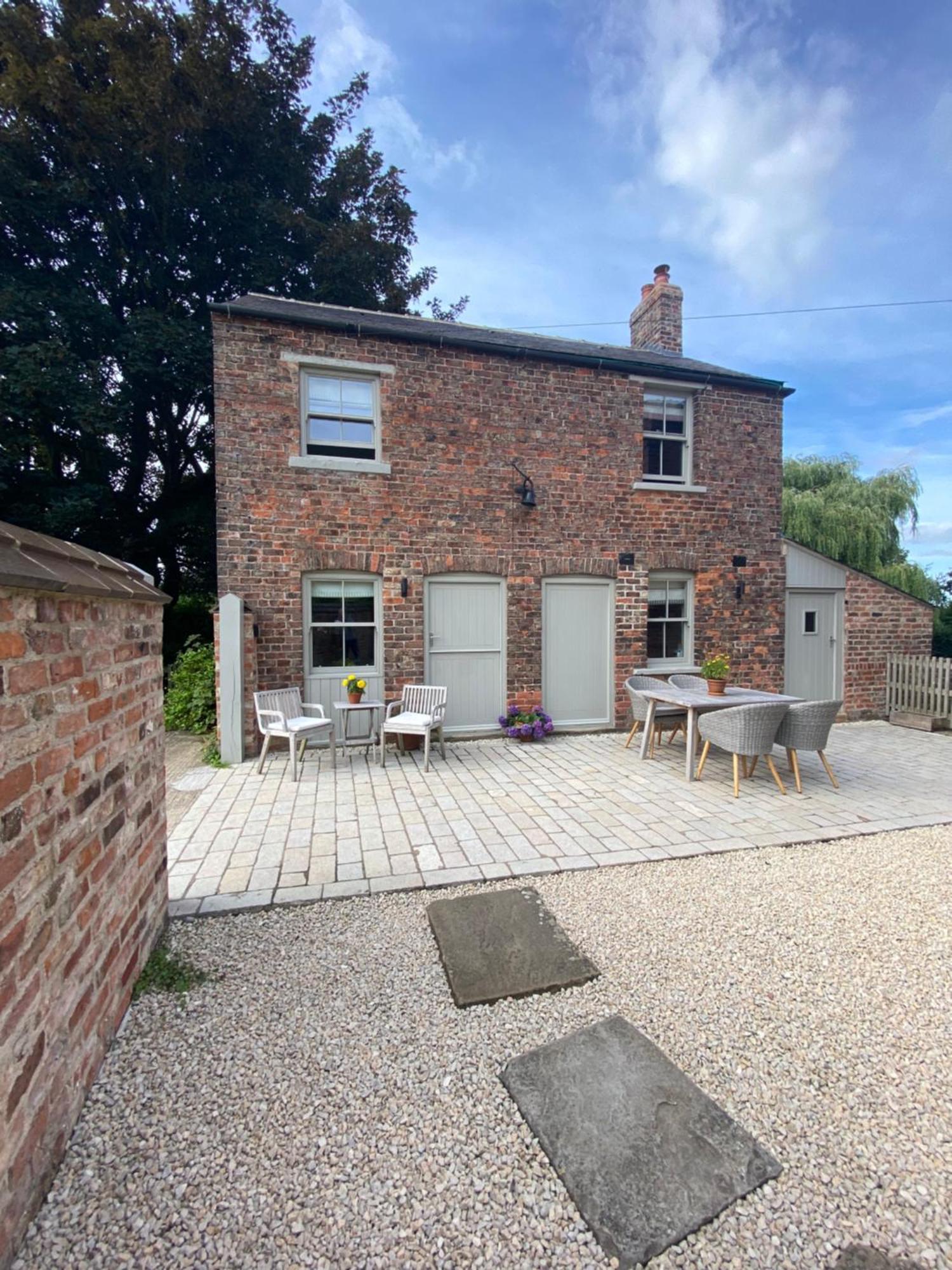 Grooms Cottage By Sheriff Hutton Castle Near York Экстерьер фото